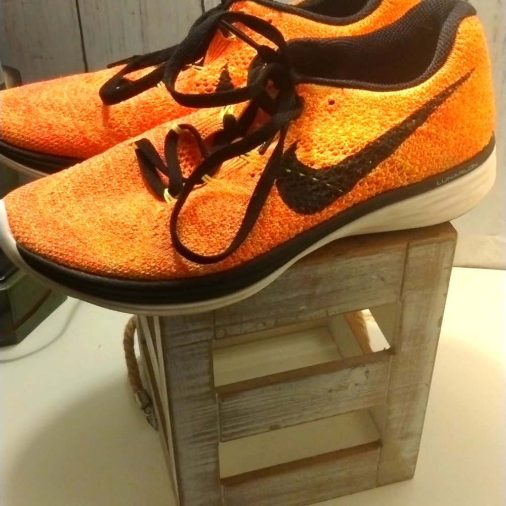 Boys Nike Flyknit Lunar gym shoes